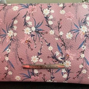 Steve Madden wristlet